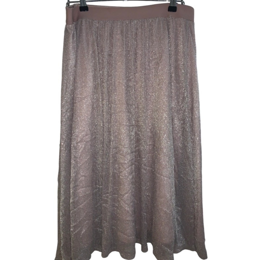 Light pink shiny skirt